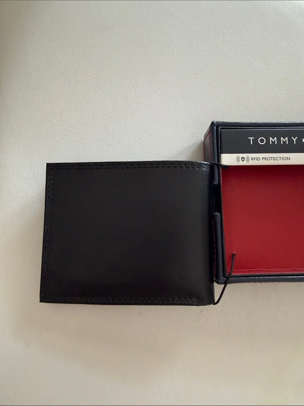 Tommy Hilfiger Black Leather wallet